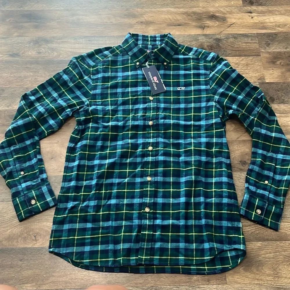 Vineyard Vines long sleeve flannel button down shirt size small